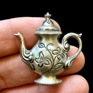 BEAUTIFULLY DETAILED - TEAPOT Brooch Pin in Sterling Silver by BEAU